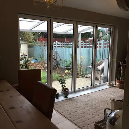 King Temper-Luxury , Tv, Fridge, Microwave Apartment Upton  Exterior photo