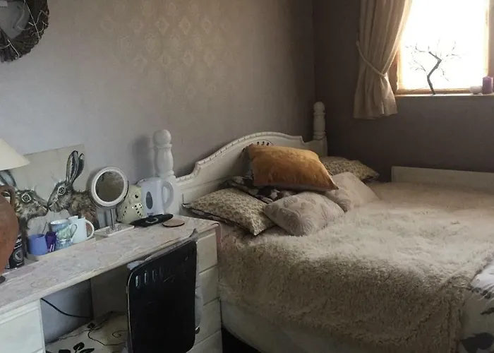 King Temper-Luxury , Tv, Fridge, Microwave