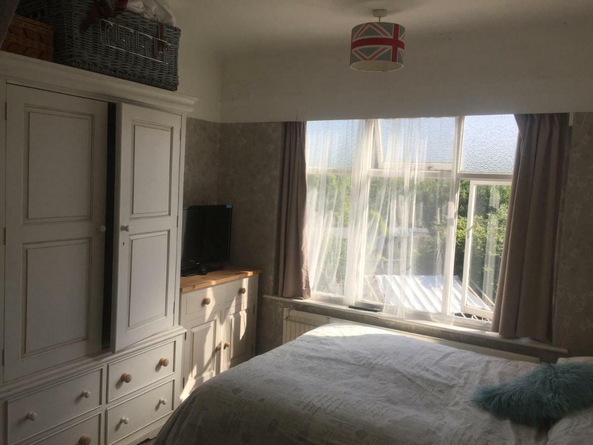 King Temper-luxury , Tv, Fridge, Microwave Upton (Merseyside)